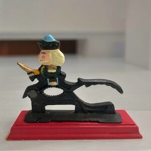 Vintage Cast Iron Paul Revere Soldier Nut Cracker on Red Wood Base Collectible